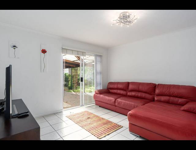 3 BEDROOM HOUSE RENTED IN PARKLANDS